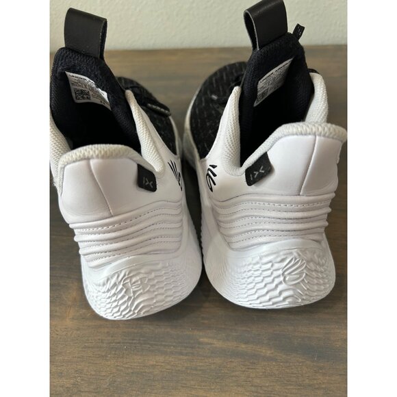 Under Armour Curry Flow 9 Black and white Basketball Shoes Mens 6.5 Womens 8 - Picture 2 of 8